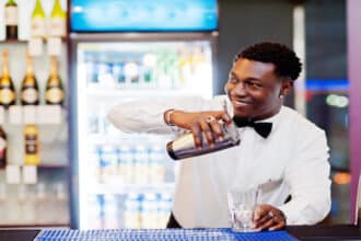 Hollywoodbets Opens Bartender Vacancy