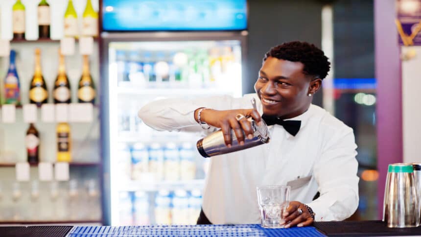 Hollywoodbets Opens Bartender Vacancy