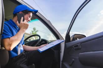 Driver Messenger delivering documents