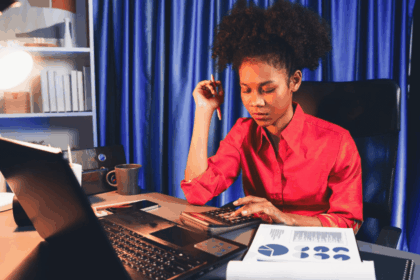 Standard Bank: Investment Banking Graduate Trainee Program 2025